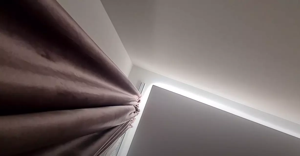 Натяжной потолок Teqtum KM2 с подсветкой